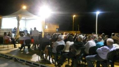 L’assemblea della consulta di Isola e Roffia; sotto il sindaco Gabbanini