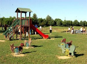 Spacciava in pieno giorno nel parco di Serravalle: arrestato