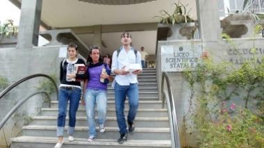 Boom di iscritti alle superiori: due aule in più al liceo Salutati