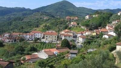 Lunigiana, disperso sui monti lo cercano con gli elicotteri