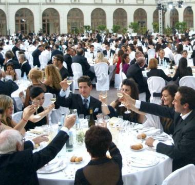 Musica, fuochi e danza per la notte più lunga