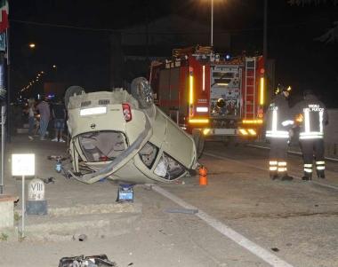 Lauto capotatta nellincidente di sabato sera a Casini 