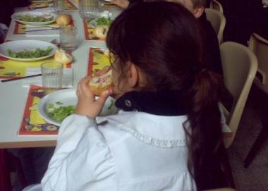 Si possono ottenere aiuto anche per la mensa scolastica 