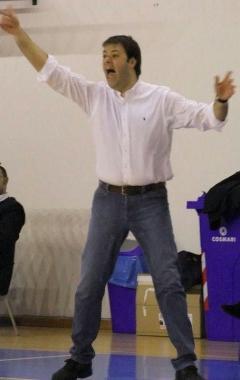 Il coach Roberto Russo, 40 anni, livornese 