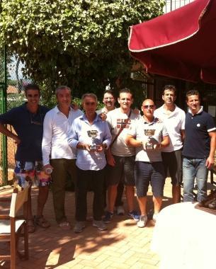 Il gruppo del Tennis Le Vele che ha conquistato il titolo provinciale non ago 