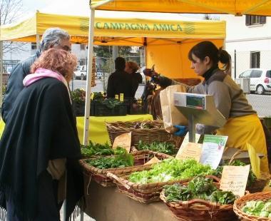 Verdure prodotte a Km zero in vendita con Campagna amica