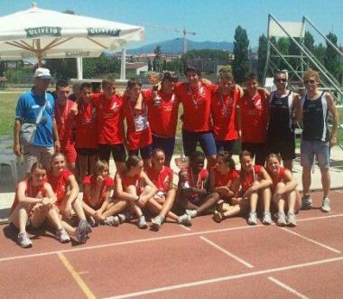 La squadra di Firenze coi fucecchiesi Bragetti e Scaffidi che ha vinto il Trofeo delle Province riservato alle categorie Ragazzi e Cadetti 