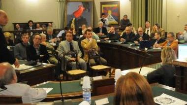Non serve una commissione d'inchiesta né un assessore tecnico all'urbanistica