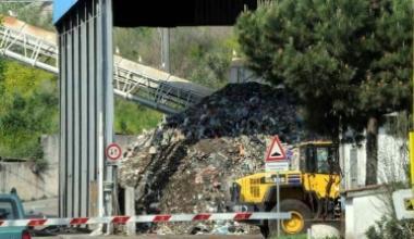 <b>LIMPIANTO.</b> Un mezzo al lavoro al Cermec in una foto darchivio   