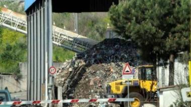 <b>L’IMPIANTO.</b> Un mezzo al lavoro al Cermec in una foto d’archivio