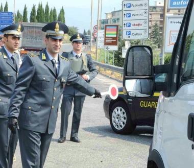 <b>AL CASELLO.</b> Un controllo alluscita dellA11 