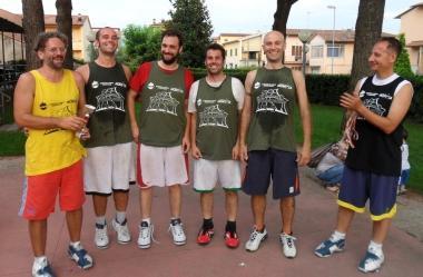 <b>TERZI </b>I ragazzi dellOlympia Montale organizzatori del memorial Petroni e terzi in classifica in un torneo che ha riscosso ancora una volta gran successo 