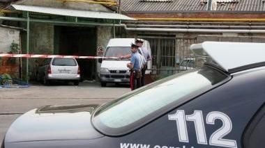 Il cinese accoltellato viene portato al pronto soccorso e il luogo del ferimento