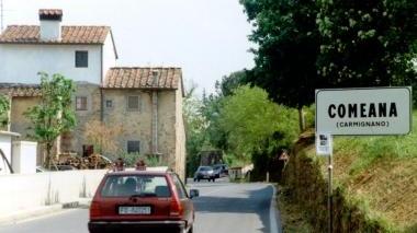 L’ingresso del paese di Comeana