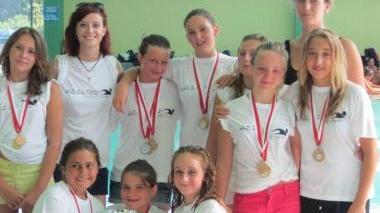 Le atlete della Futura club con la medaglia al collo