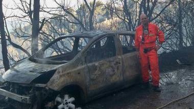 <strong>DISTRUTTA</strong> Così l’auto di uno dei proprietari delle ville