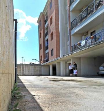 Le case popolari di via delle Lame ad Agliana Sotto Stefano Marini presidente della Spes  