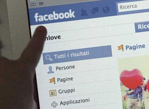 Ragazzine si sfidano su Facebook e si picchiano: 250 messaggi di incitamento