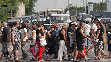 L'ira degli abitanti della Cigna"Questo è un ghetto" - Video