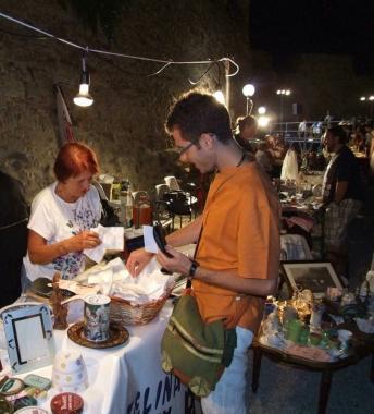 Mercatino delle pulci al Pro Patria