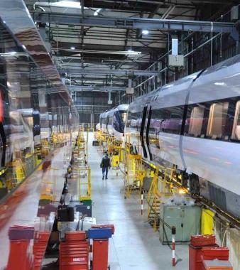 Treni in costruzione nello stabilimento di via Ciliegiole 