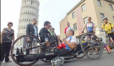 Da Praga fino alla Torre con una handbike