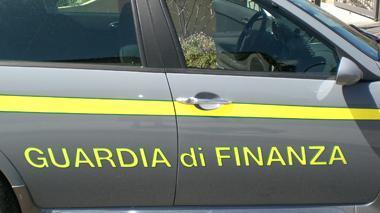 Vivevano nelle case popolari ma avevano una porsche