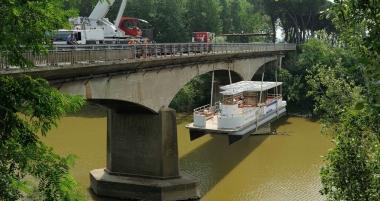 Calato in acqua "Andrea": dal 9 luglio riparte il battello sull'Arno