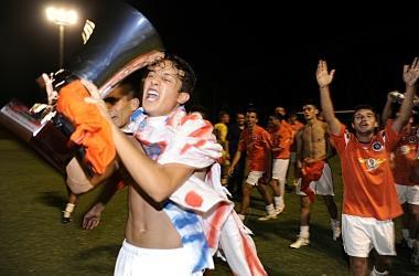 <b>GIOIA.</b> I giocatori del Gavorrano felici per la conquista della coppa della 37&ordf; edizione del Passalacqua 