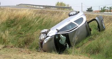 Lauto ribaltata in via per Rosignano, tra Vada e Polveroni 