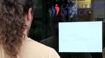 Il cartello «chiuso per rapina»