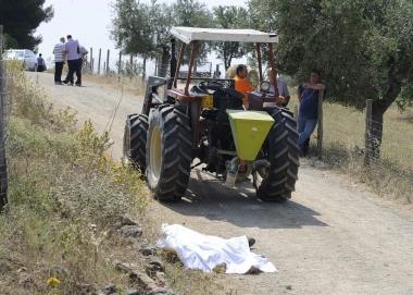 <b>INCIDENTE MORTALE</b> La salma dietro al trattore 