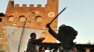 Una scena della rievocazione storica a Certaldo Alto