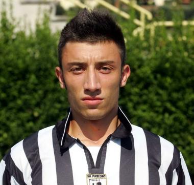A sinistra Edoardo Parisi che potrebbe lasciare il Fucecchio A destra Ronny Mucciaccito che torna al Ponte a Cappiano Alla sua destra Federico Fusi con la casacca del Montaione 