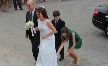 <b>CERIMONIA</b> Larrivo della sposa, Lupo Rattazzi con Ginevra Elkann e luscita dalla chiesa della coppia     