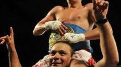 <b>IN TRIONFO</b> Nicchi con la cintura del tricolore superwelter
