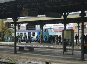 SEGNALA LIVORNOBiglietterie guaste e pannelli fuori uso. Se questa è una stazione...