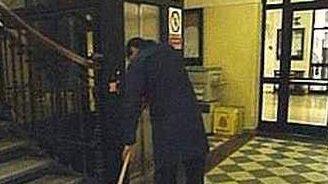 <b>BIDELLO.</b> Collaboratore al lavoro