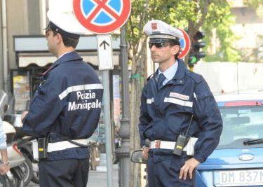 Una pattuglia della polizia municipale 