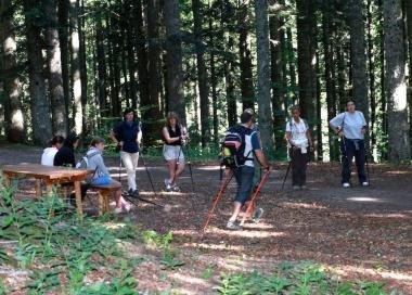 Escursione col metodo del nordic walking 