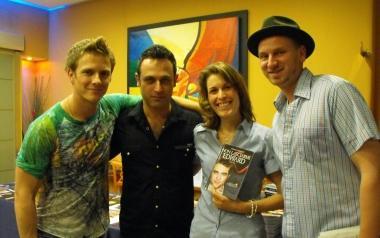 La scrittrice Stefania Niccolini con alcuni attori del cast di Twilight 