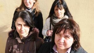 A lato le ex lavoratrici Pam A destra Scatragli, Nincheri e Lenzi