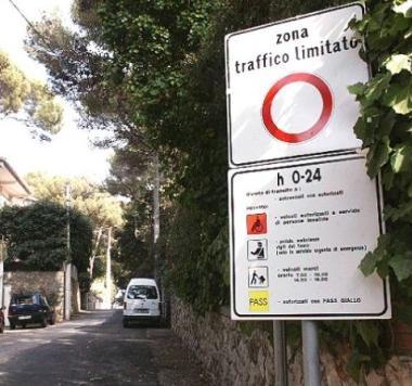 La giunta è pronta a modificare la viabilità estiva nella frazione di Castiglioncello