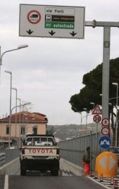 L’ingresso del sottopasso dalla via Aurelia