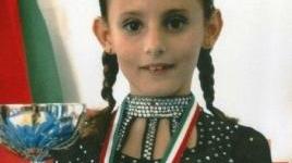<b>NOVIZI GIOVANI</b> Beatrice Stefani con la coppa e la medaglia d’argento conquistate a Bologna