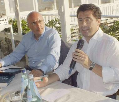 Italo Bocchino (a destra) con il direttore Bernab&ograve; 