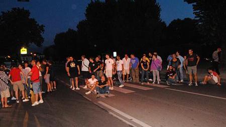 I tifosi rossoneri occupano pacificamente la circonvallazione