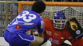 Un’azione di gioco dell’Hockey Prato 1954