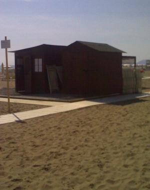 <b>BARACCHE </b>stagionali al servizio delle attivit&agrave; estive sulle spiagge 