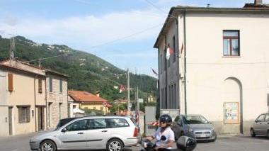 <b>NEL MIRINO DEI LADRI.</b> Sopra e più in alto due immagini del centro di Pozzi